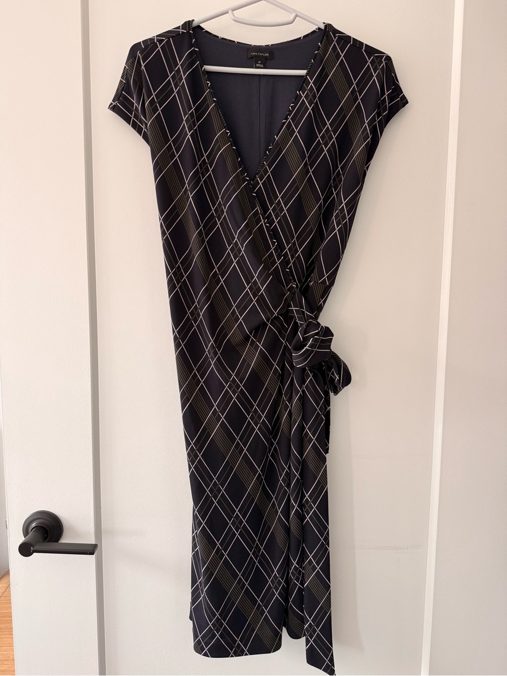 Ann Taylor Short Sleeve Wrap Dress 00